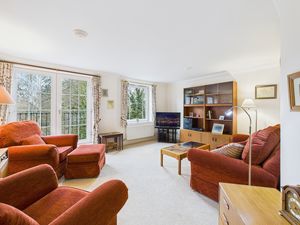 Sitting Room- click for photo gallery